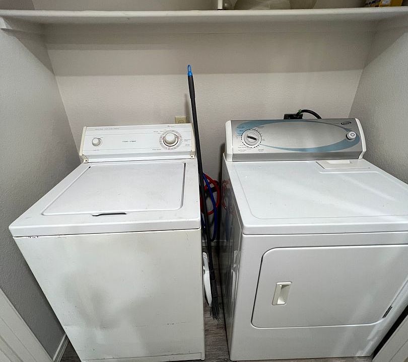 1st image of 1409 Poplar St Unit B