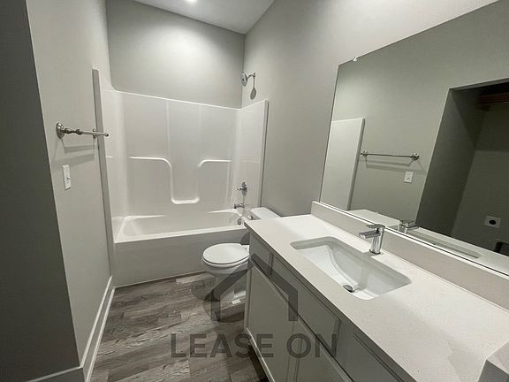 4th image of 16285 W Ike Ct