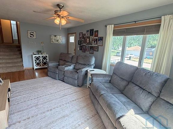 4th image of 202 N 6th St