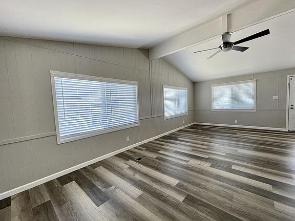 4th image of 738 Swan Dr