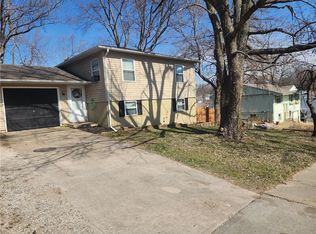 18806 E Salisbury Rd, Independence, MO 64056