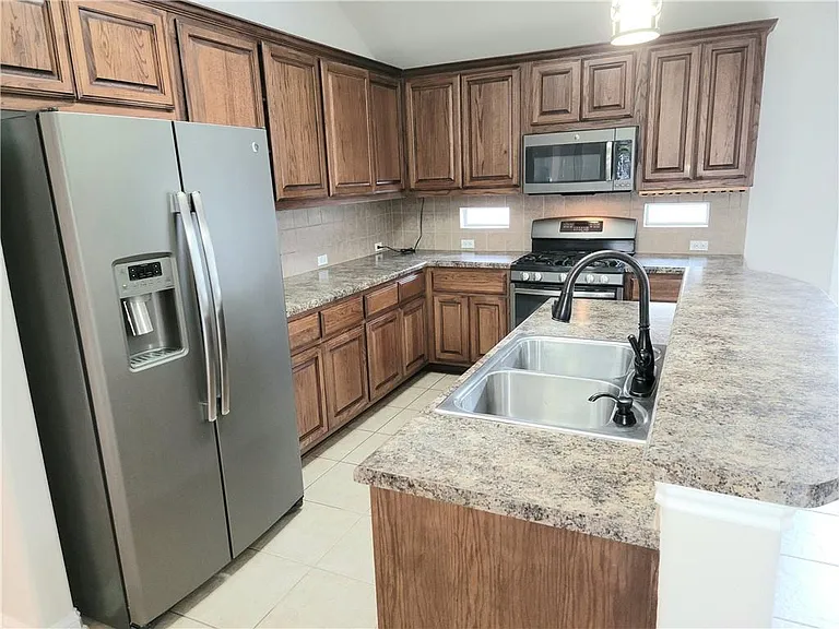 2833 Checker Dr — Photo 7