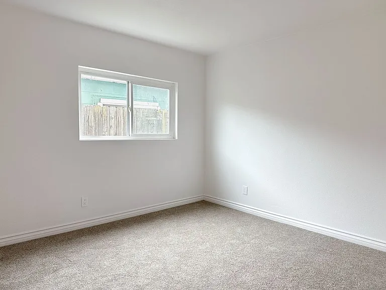 3781 Marlborough Ave — Photo 17