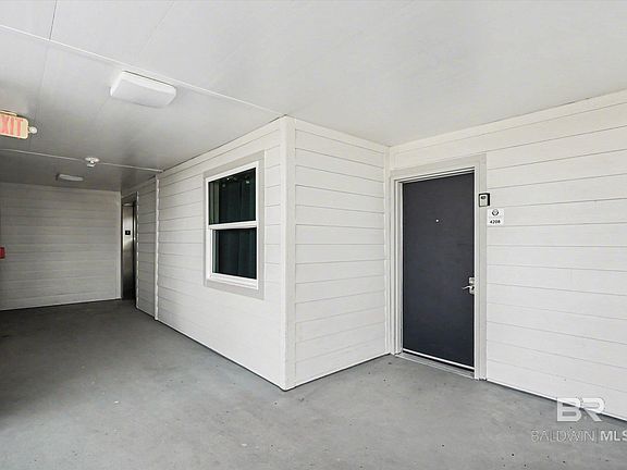 3rd image of 400 Plantation Rd #4208