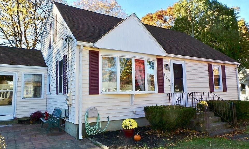1st image of 135 Lockwood St
