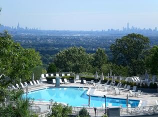 1 Claridge Dr APT 212, Verona, NJ 07044