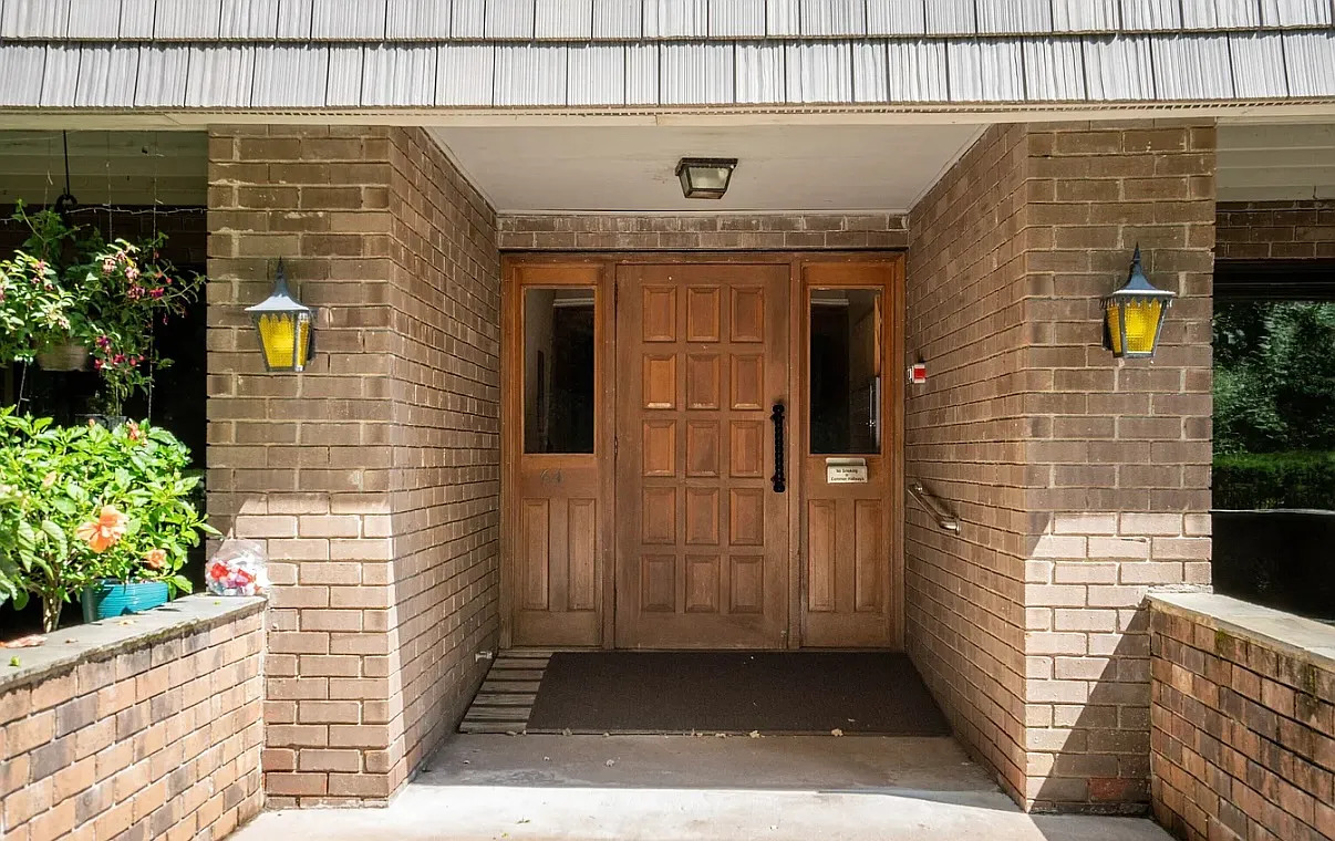 2 bed, 940 sqft, $2,100 — Photo 1