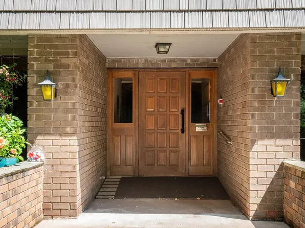 60 Rambling Brook Ln APT B3, Glastonbury, CT 06033