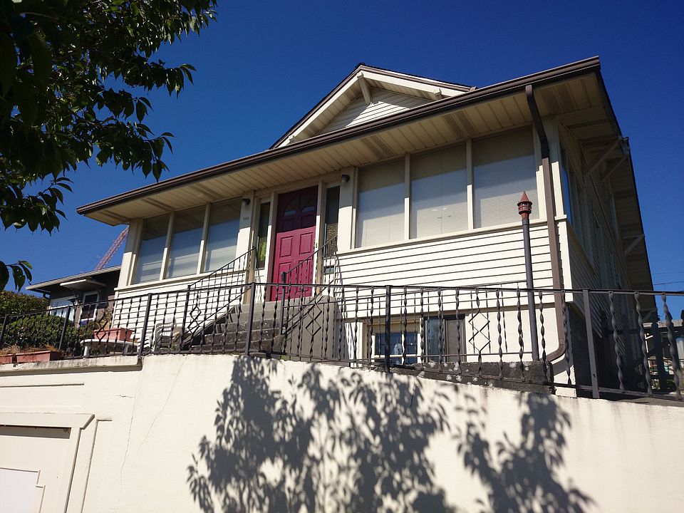 2nd image of 4441 38th Ave SW