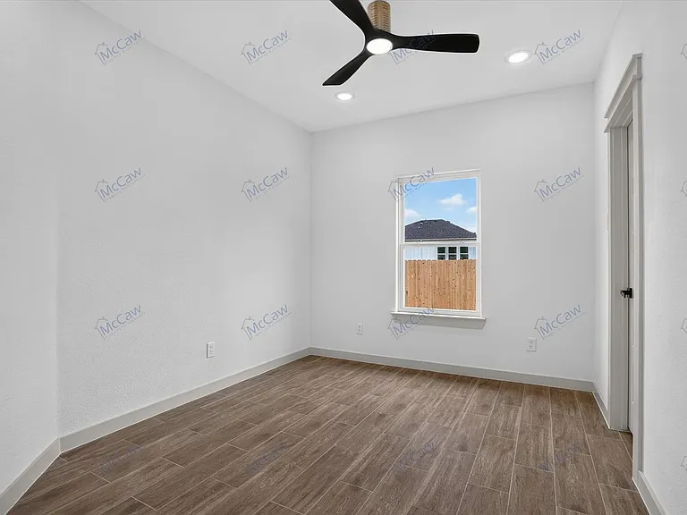 5849 Black Pine Cir — Photo 15