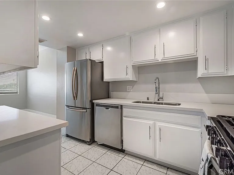 6323 Reseda Blvd #2 — Photo 5