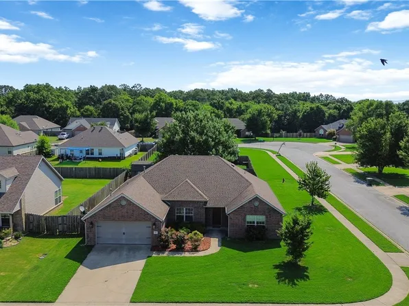 536 N Fox Meadows Ln, Fayetteville, AR 72704
