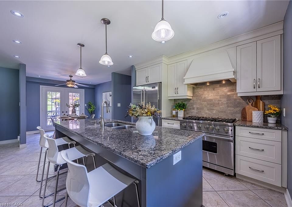 1st image of 1 Bostwick Cres
