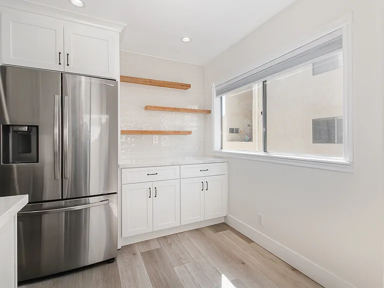 1339 N Columbus Ave #304 — Photo 12