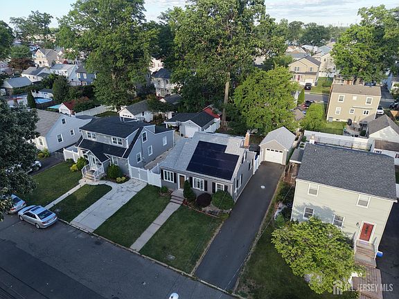5th image of 34 Chase Ave