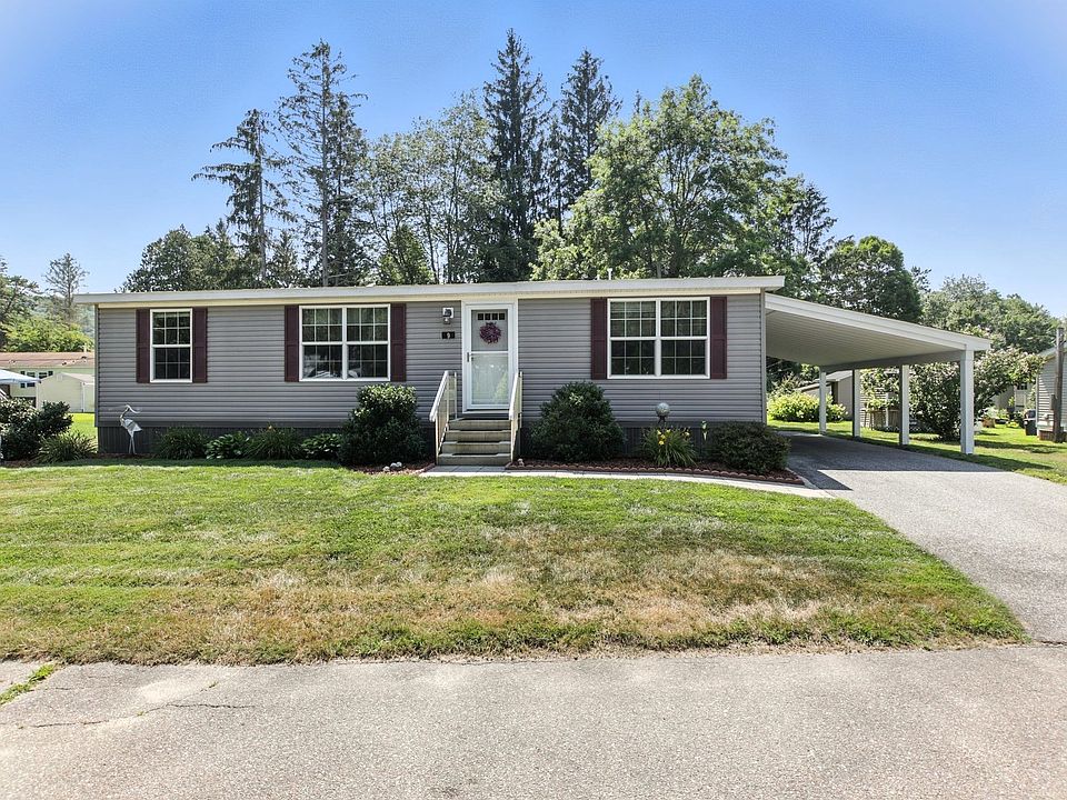 1st image of 9 Riverview Cir