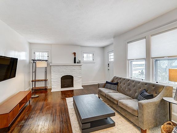 3rd image of 213 Bodmann Ave #2