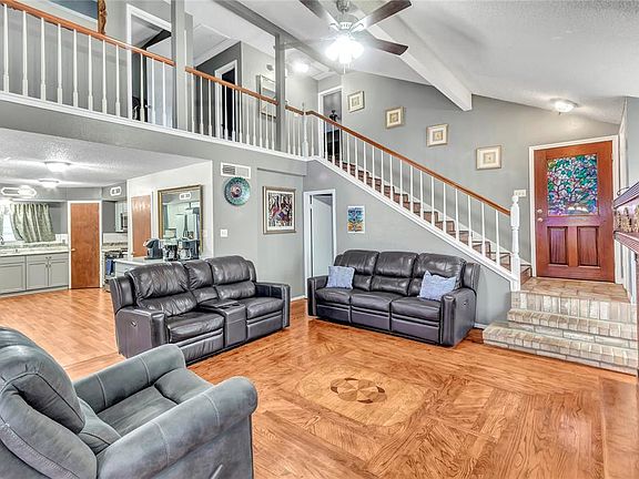 2nd image of 2723 Holly Springs Dr