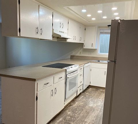 5th image of 2496 Wintergreen Ave NW