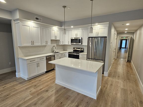5th image of 124 Kenrick St #3