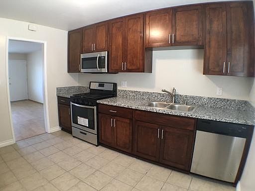 4th image of 3972 Mississippi St