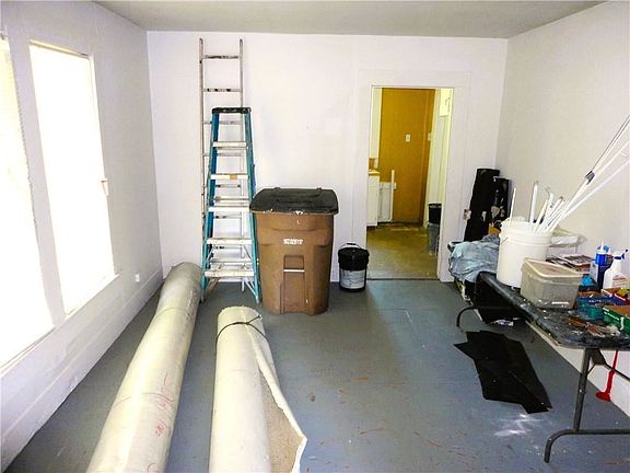 3rd image of 720 Johnston Ave