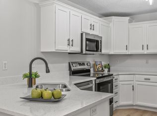 2233 River Rock Ln, Shakopee, MN 55379