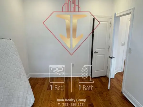 385 Danforth Avenue image 5 of 11