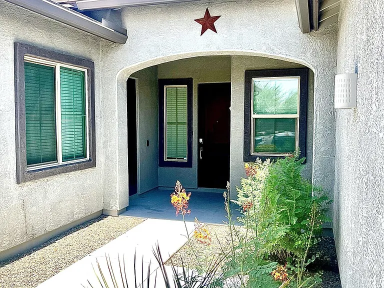 21730 E Caldwells Ct — Photo 2