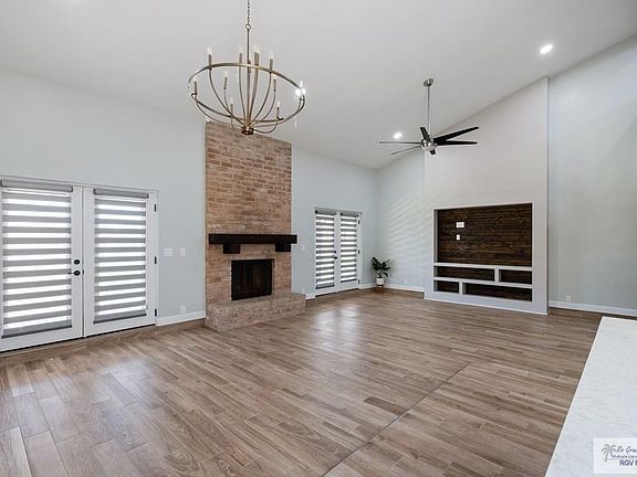 3rd image of 64 Thornhill Trl
