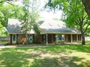 6003 Oakwood Ct, Granbury, TX 76049