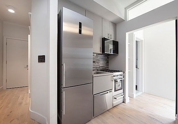 2nd image of 130 E 37th St #4N