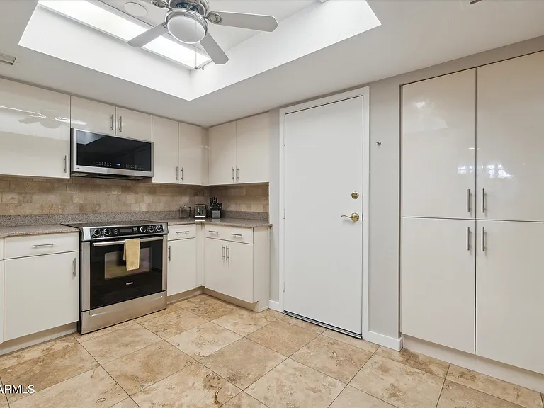 7302 E Rancho Vista Dr — Photo 6