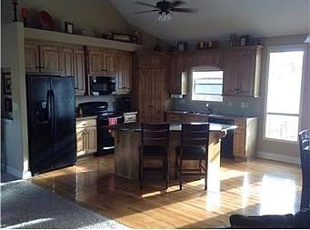 4th image of 2022 NW Hedgewood Dr