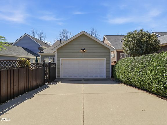 2nd image of 412 Marsh Landing Dr