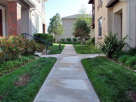 4th image of 27444 Acacia Dr