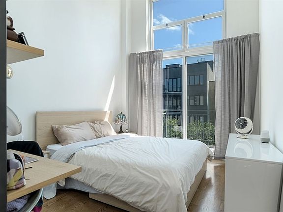 3rd image of 818 Dean St APT 3A