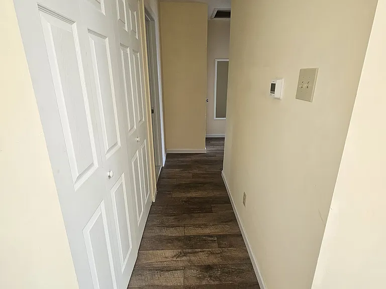 464 London Ct #464 — Photo 11