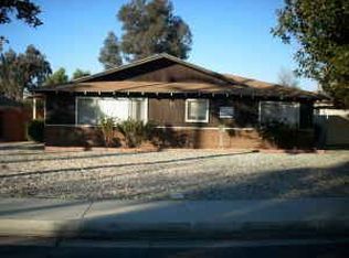 800 W Devonshire Ave APT B, Hemet, CA 92543