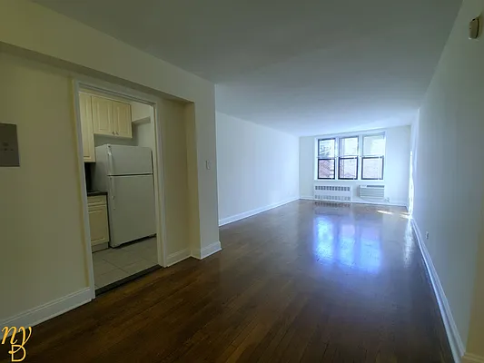 Rented by New York Dwellings LLC | media 9