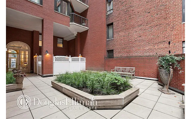 Rented by Douglas Elliman | media 10