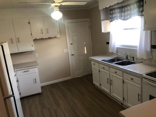 142 Lakeview Ave FLOOR 1