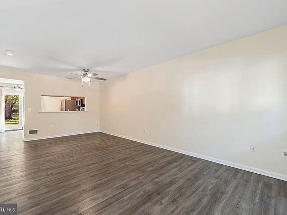 4th image of 9668 Stirling Bridge Dr