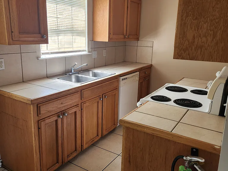 3103 Singletary Dr #B2 — Photo 4
