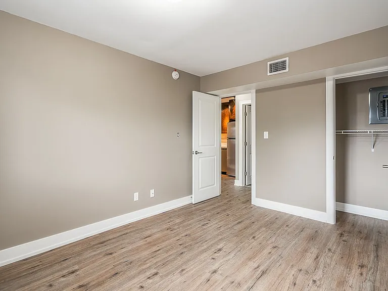1400-1410 Neil Ave — Photo 9