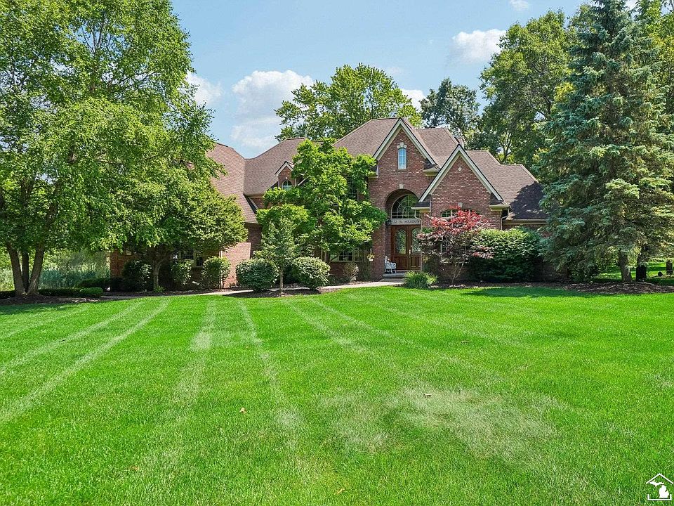 1st image of 5322 N Meadow Ct