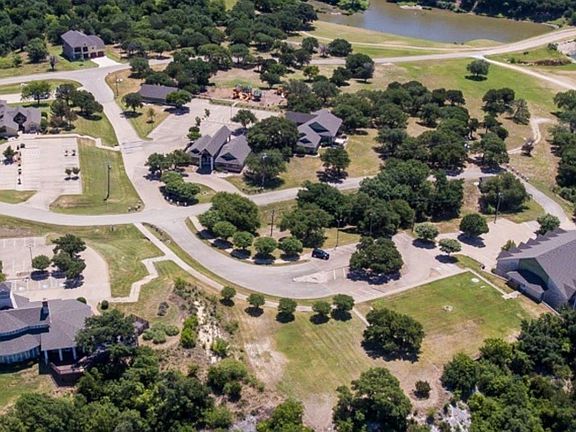 4th image of 29104 Greenwood Dr