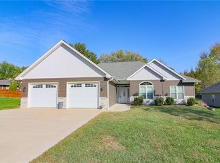 803 E Hutton Valley Rd, Clinton, MO 64735