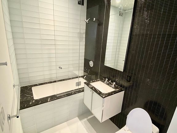 5th image of 25 Broad St APT 15D