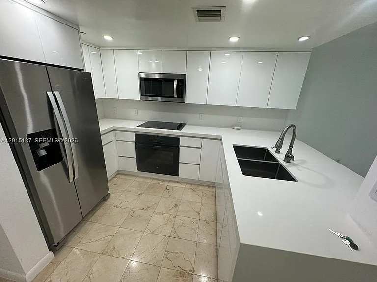 2101 Brickell Ave #1003 — Photo 1
